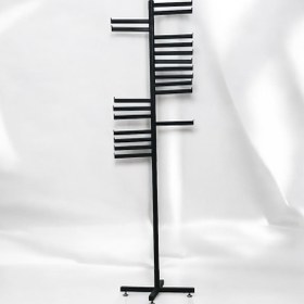 زیبایی و نظم در یک نگاه؛ رگالی که شال و لباس های شما را به سبک شاخکی مرتب می کند.