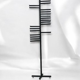 زیبایی و نظم در یک نگاه؛ رگالی که شال و لباس های شما را به سبک شاخکی مرتب می کند.